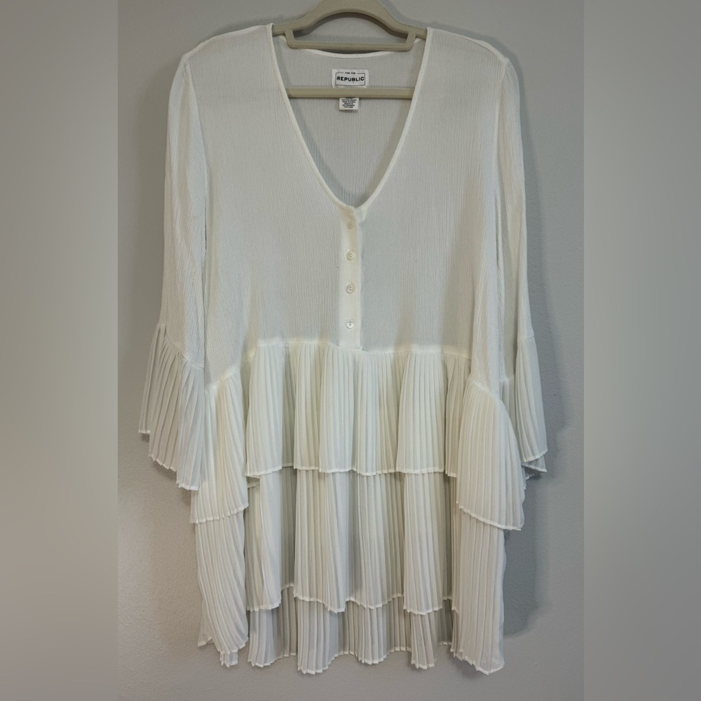 For the Republic Women’s White Pleated Blouse Mini Dress Size L